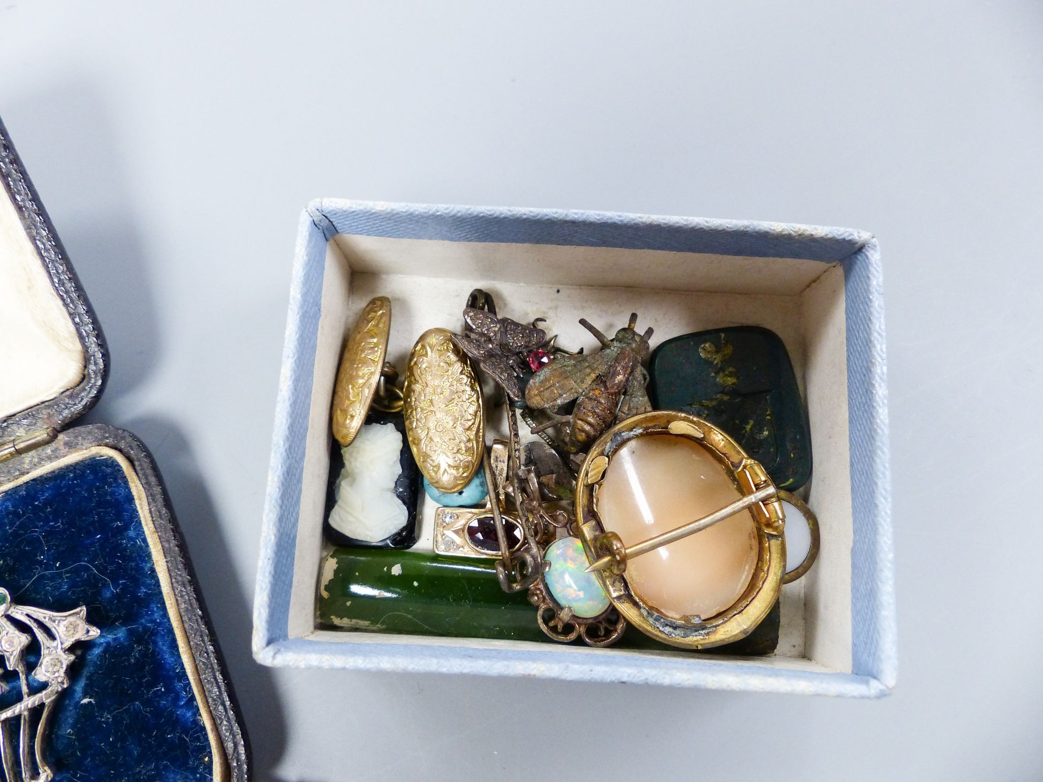 Mixed jewellery including a Victorian enamelled and plaited hair mourning brooch, a giardinetto brooch, cameo brooch, cultured pearl necklace, amethyst and seed pearl necklace and bracelet etc.